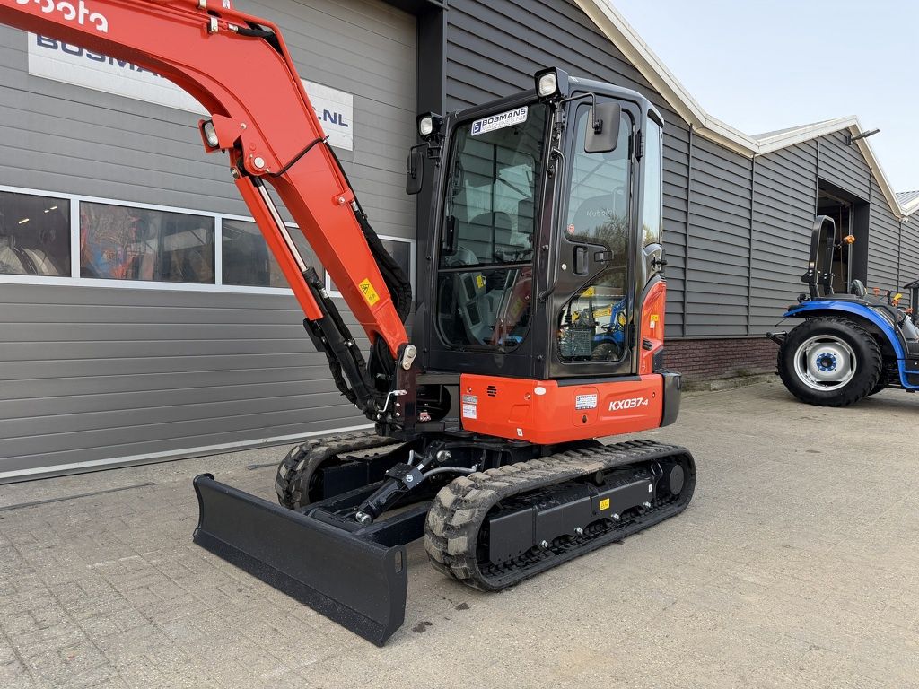 Kubota KX037 HI AIRCO minigraver NIEUW