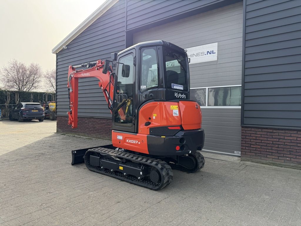 Kubota KX037 HI AIRCO minigraver NIEUW