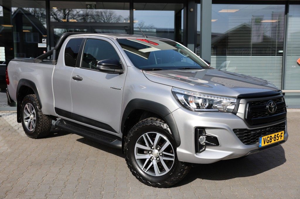 Toyota Hilux 2.4 D-4D X-TRA CAB CHALLENGER 4WD VAN
