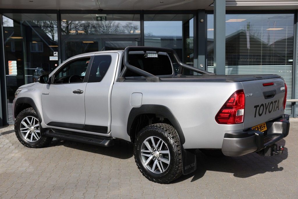 Toyota Hilux 2.4 D-4D X-TRA CAB CHALLENGER 4WD VAN