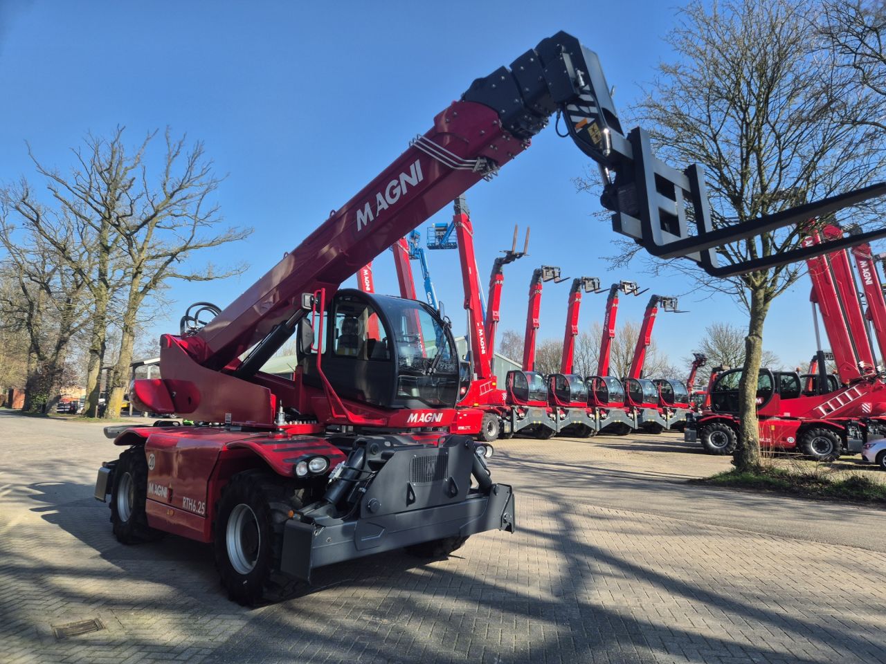 Gebruikte MAGNI RTH 6.25 roterende verreiker met hefhoogte 25 m