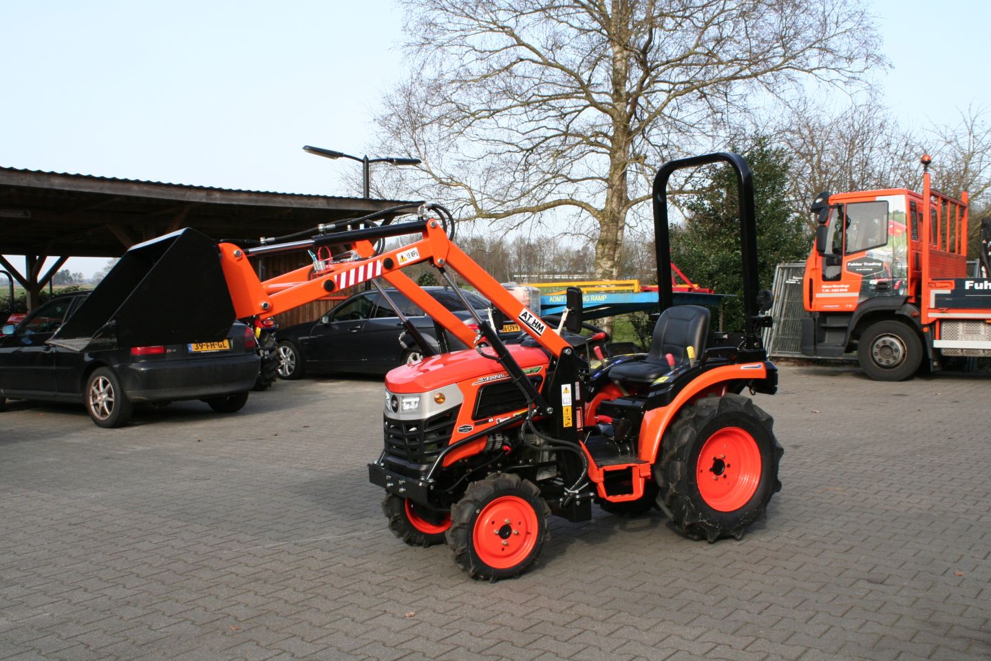 Hinomoto HM3020 with Front Loader