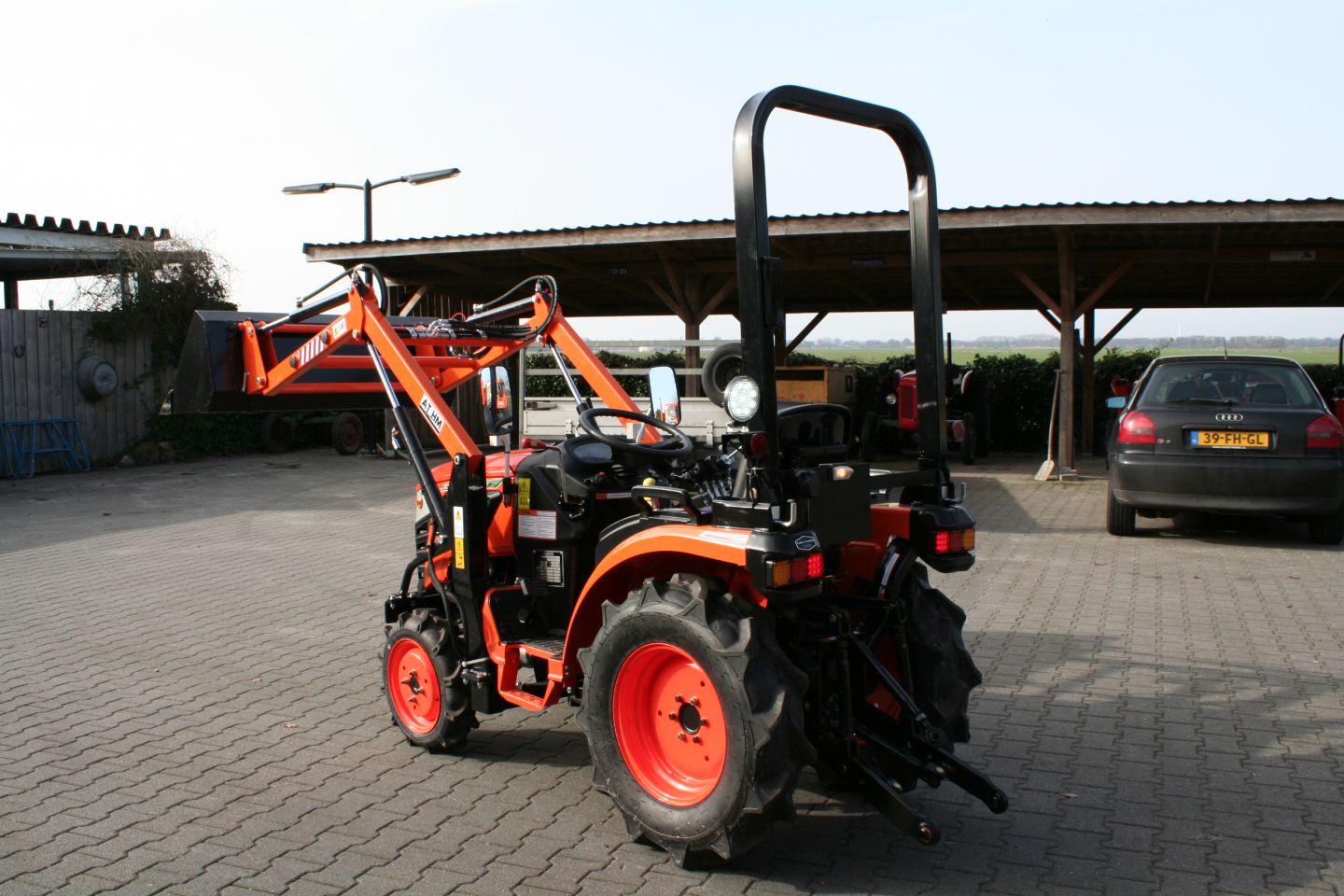 Hinomoto HM3020 with Front Loader