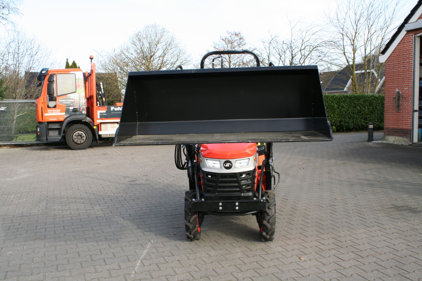 Hinomoto HM3020 with Front Loader