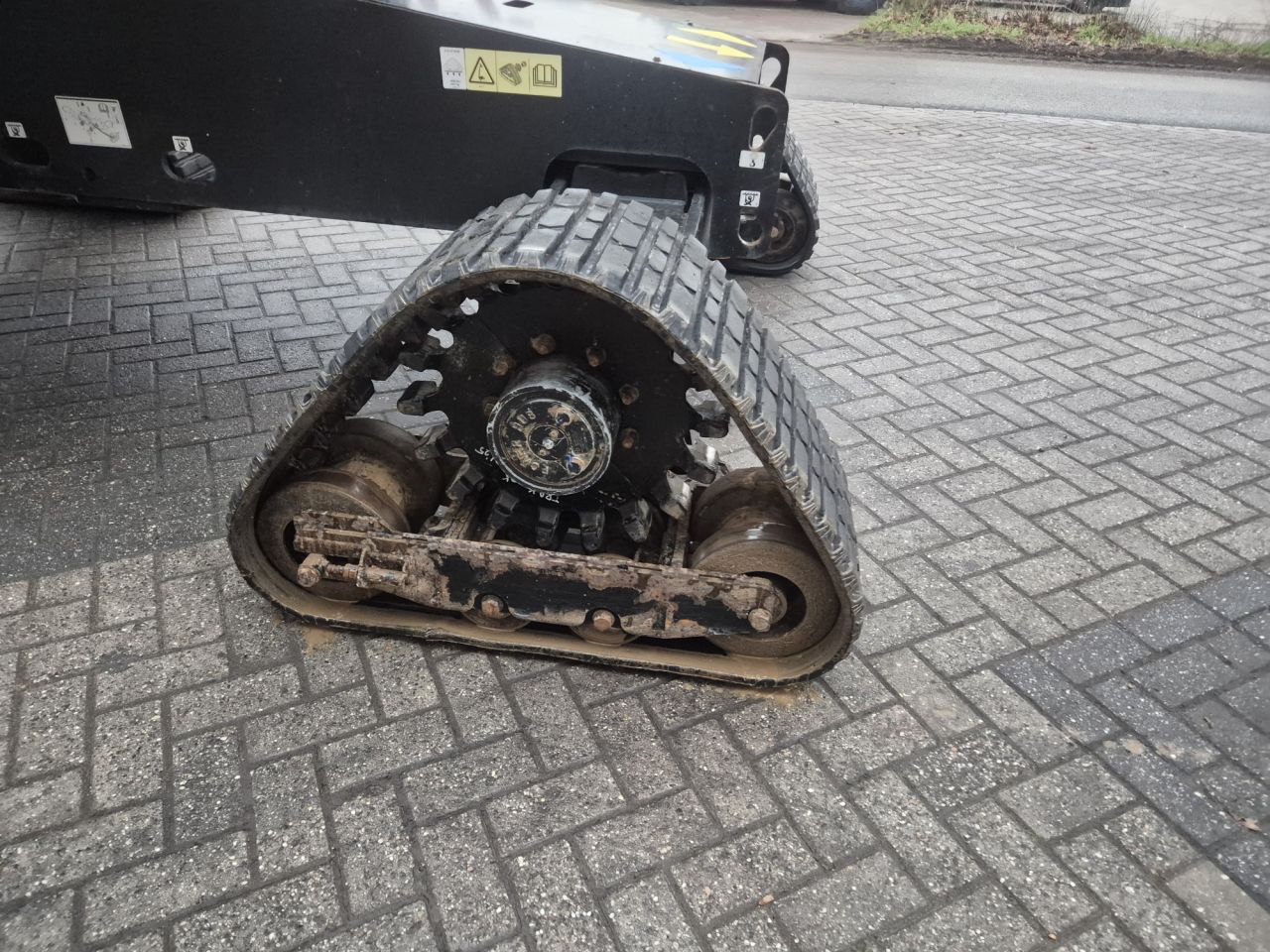 Used Genie S-45 trax telescopic boomlift