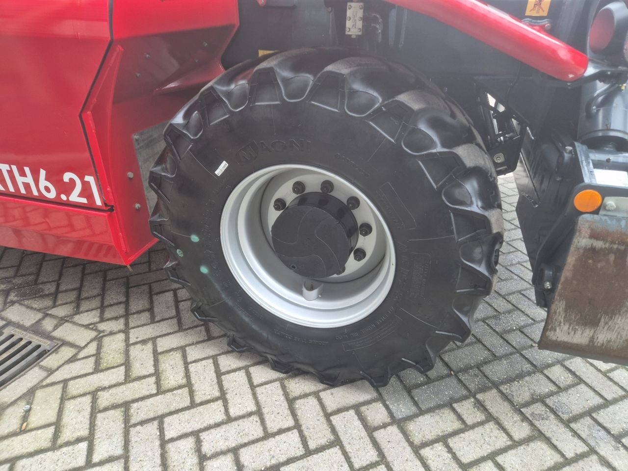 Used MAGNI RTH 6.21 roto telescopic with lifting height 21 m