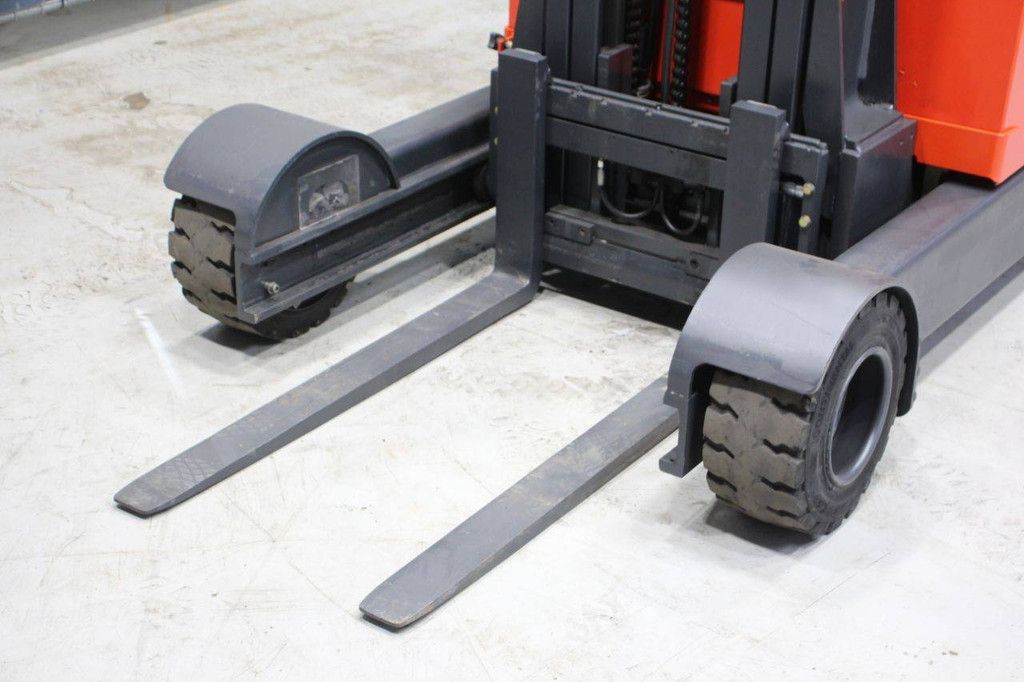 Schubmaststapler Linde R20G-03 Elektro 2000 kg 2010