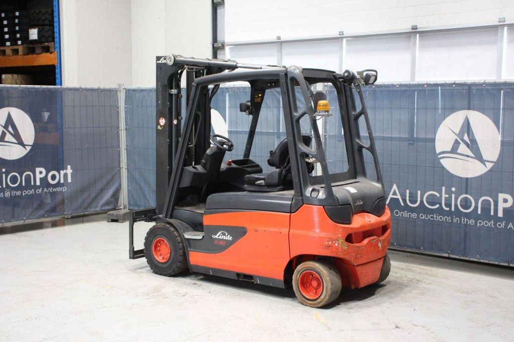 Forklift Linde E30L-01 Electric 3000kg 2012