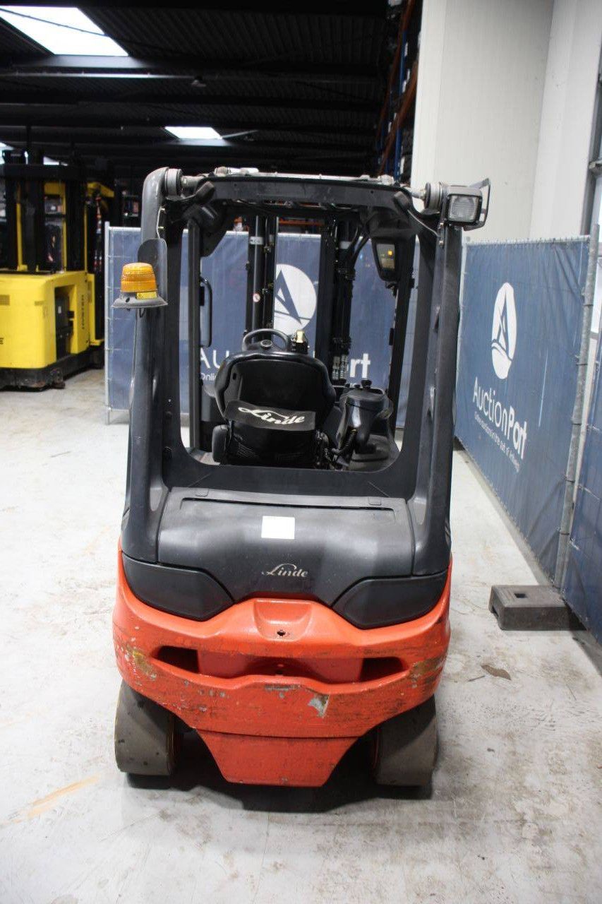 Forklift Linde E30L-01 Electric 3000kg 2012