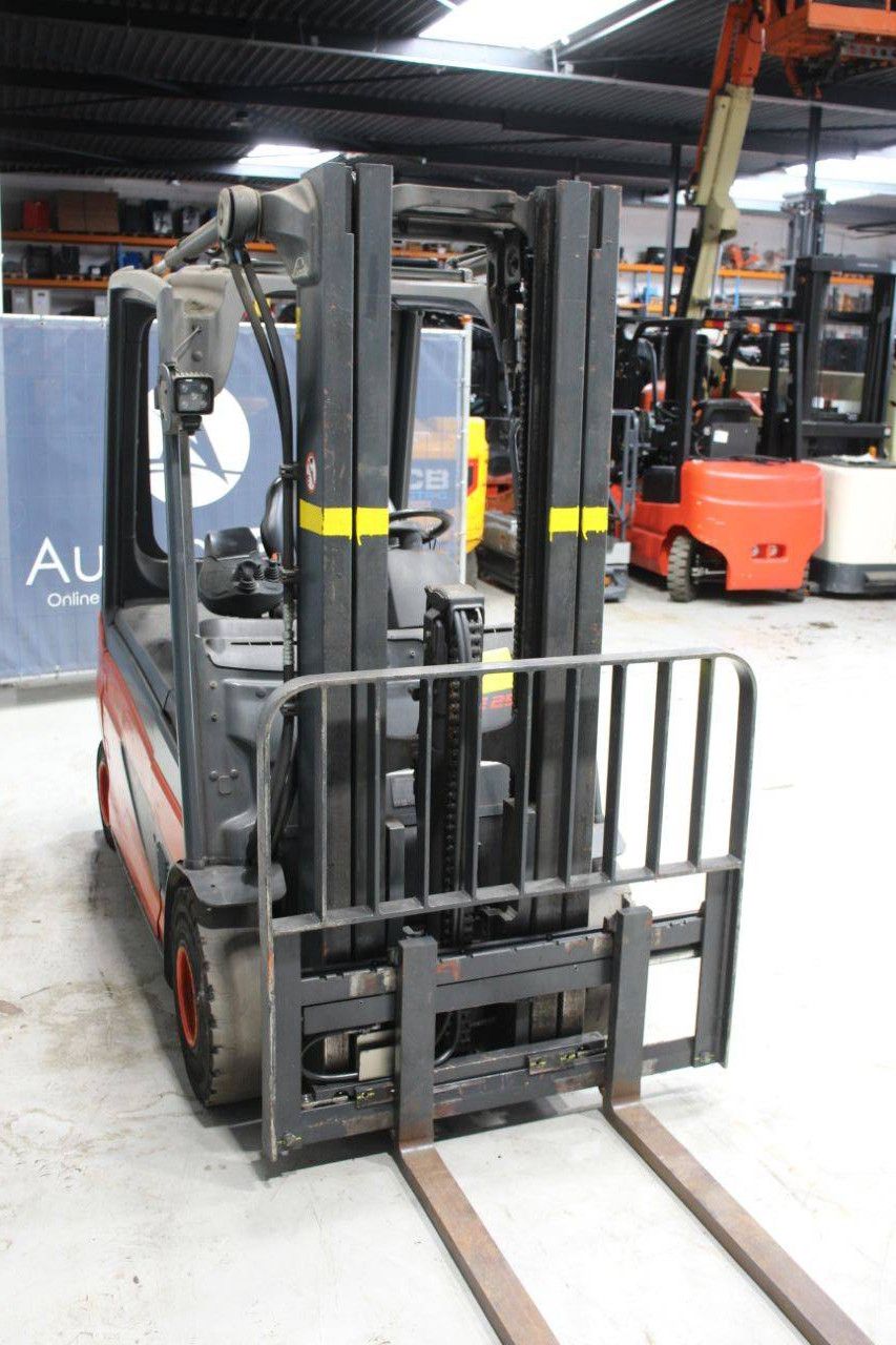 Heftruck Linde E25L-01 Elektrisch 2500kg 2014