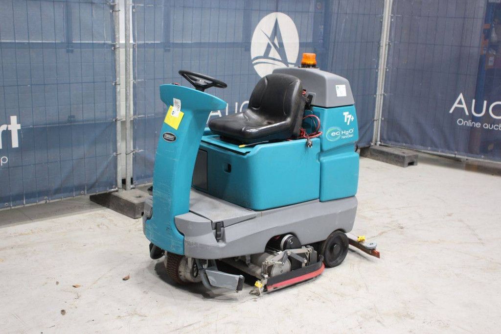 Tennant T7+ Electric Scrubber Dryer 2019