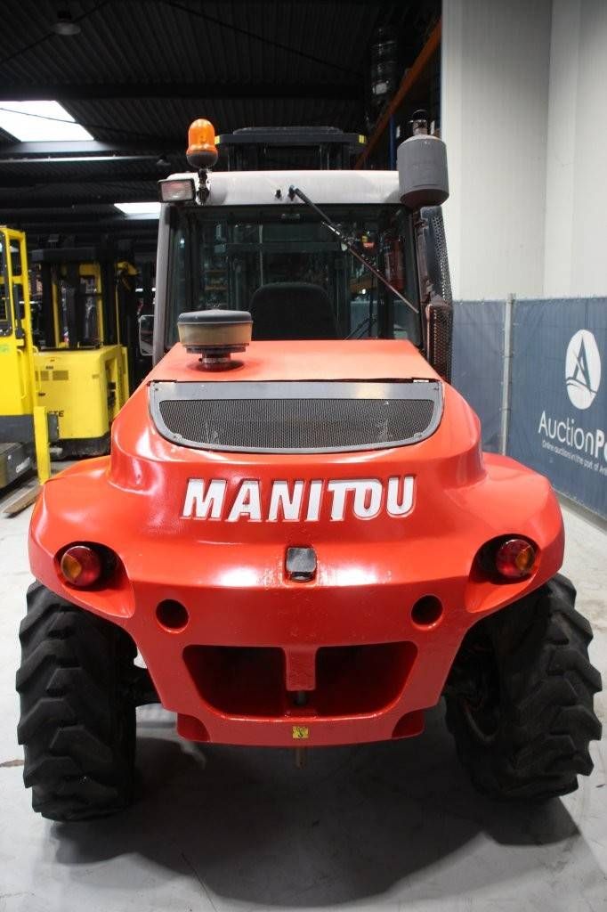 Manitou M 26-4 Diesel-Geländestapler, 2600 kg, Baujahr 2015