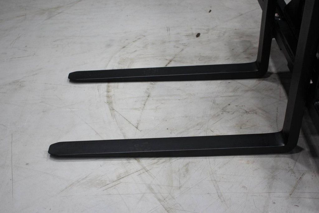 Manitou M 26-4 Diesel-Geländestapler, 2600 kg, Baujahr 2015