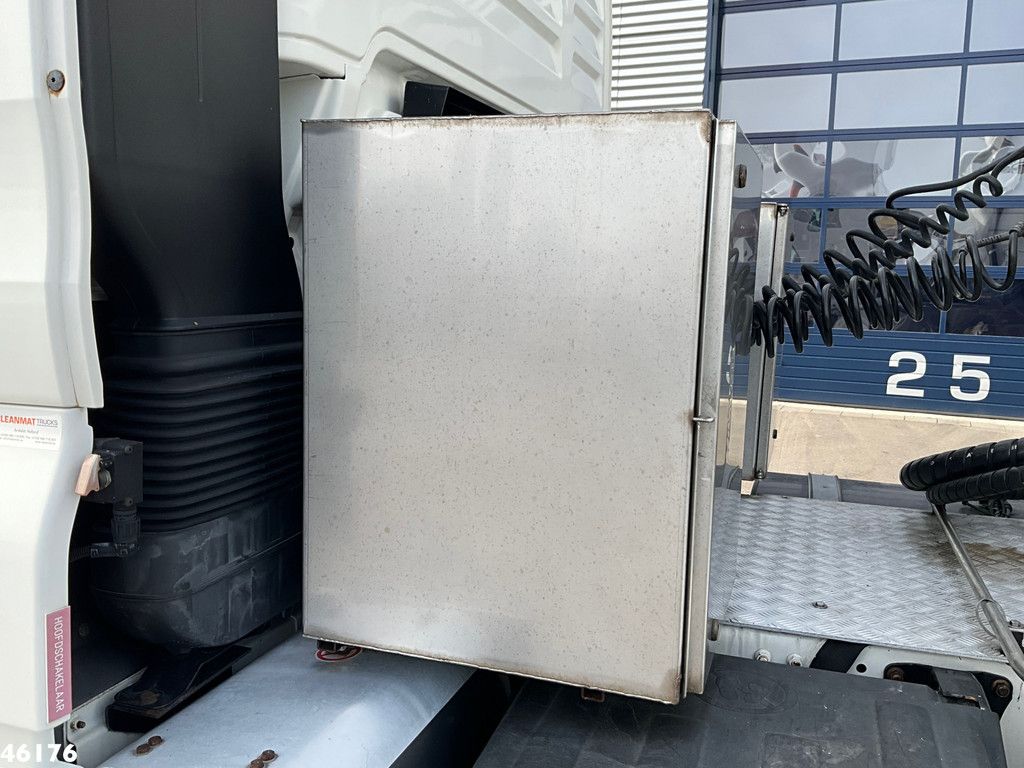 Man TGX 18.400 trekker + Burg oplegger met Bekker LaGram Vacuüm opbouw 30m³