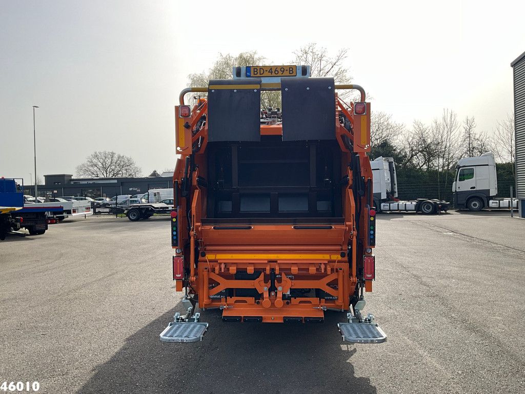 FUSO Canter 9C18 Geesink 7m³