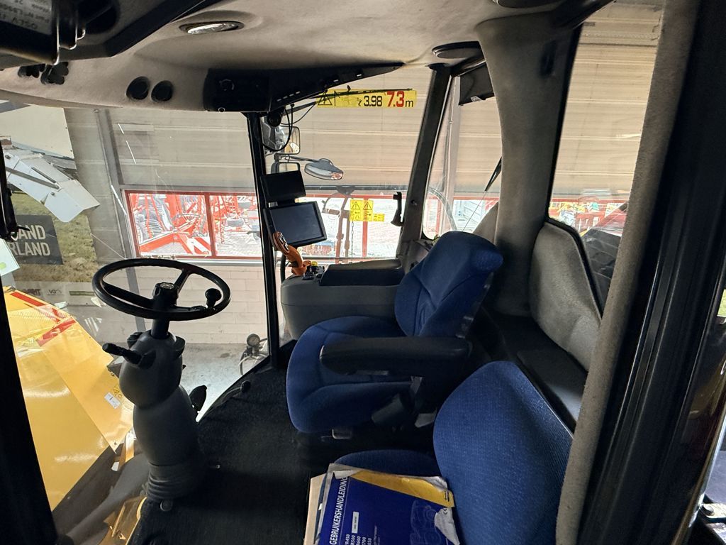 New Holland FR500 Forager + FIE450 Mais Header