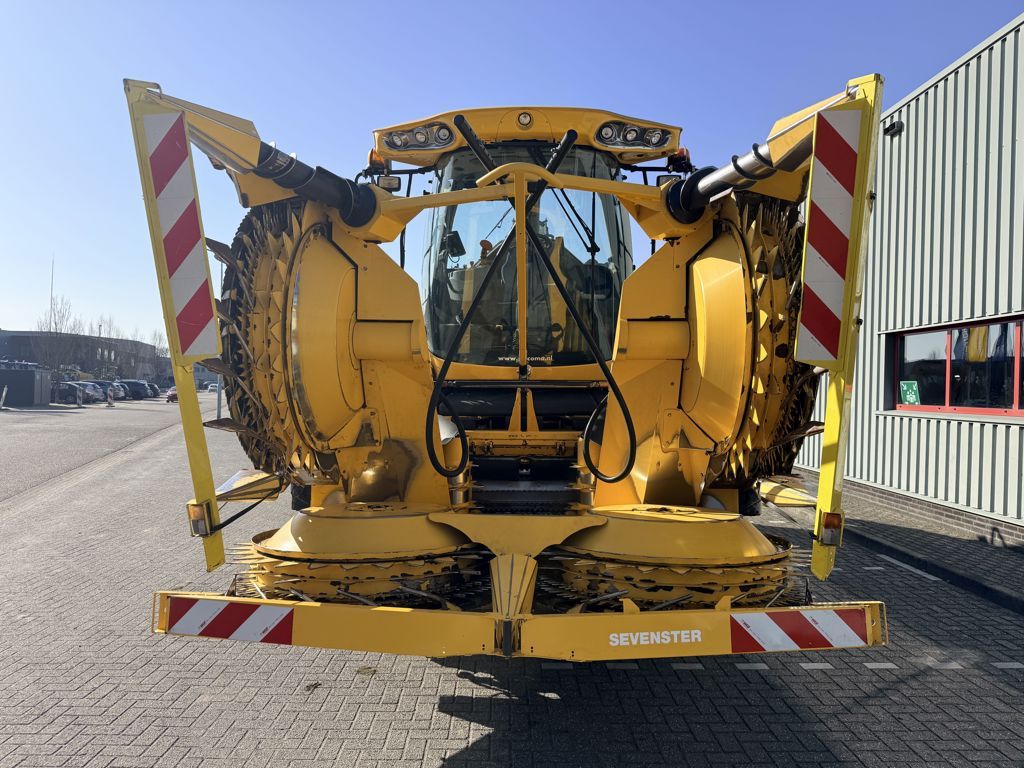 New Holland FR500 Forager + FIE450 Mais Header