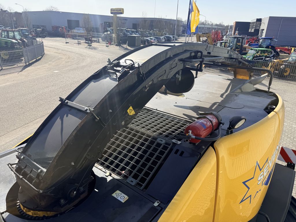 New Holland FR500 Forager + FIE450 Mais Header