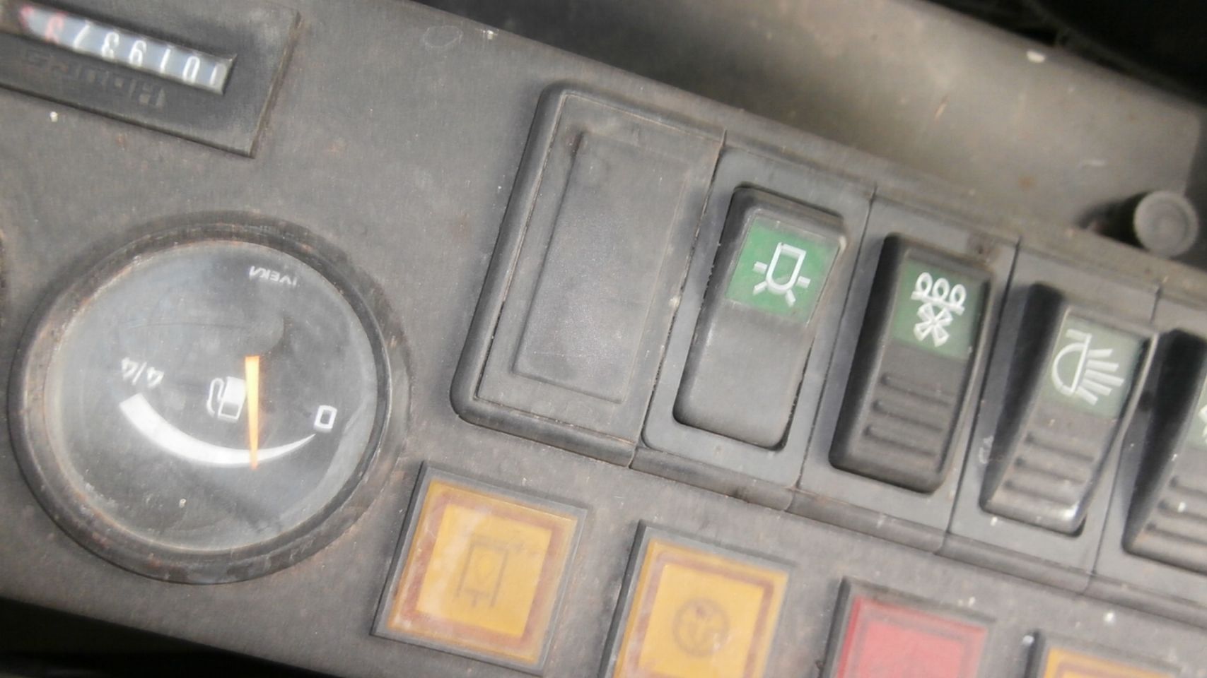 Minigraver Schaeff HR 16 met 1920 uren