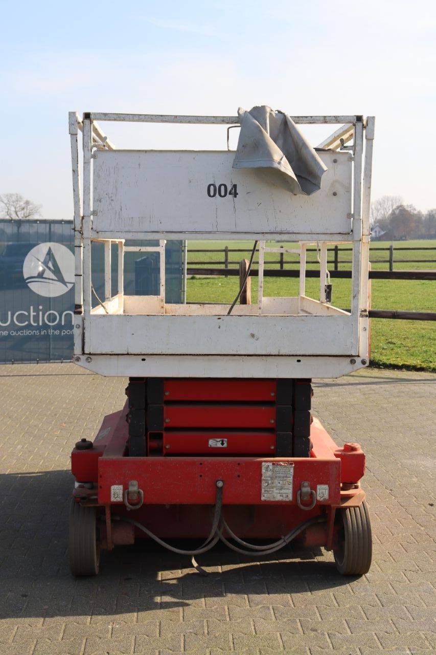 JLG 2658-E3 Electric Scissor Lift 9.9m 2002