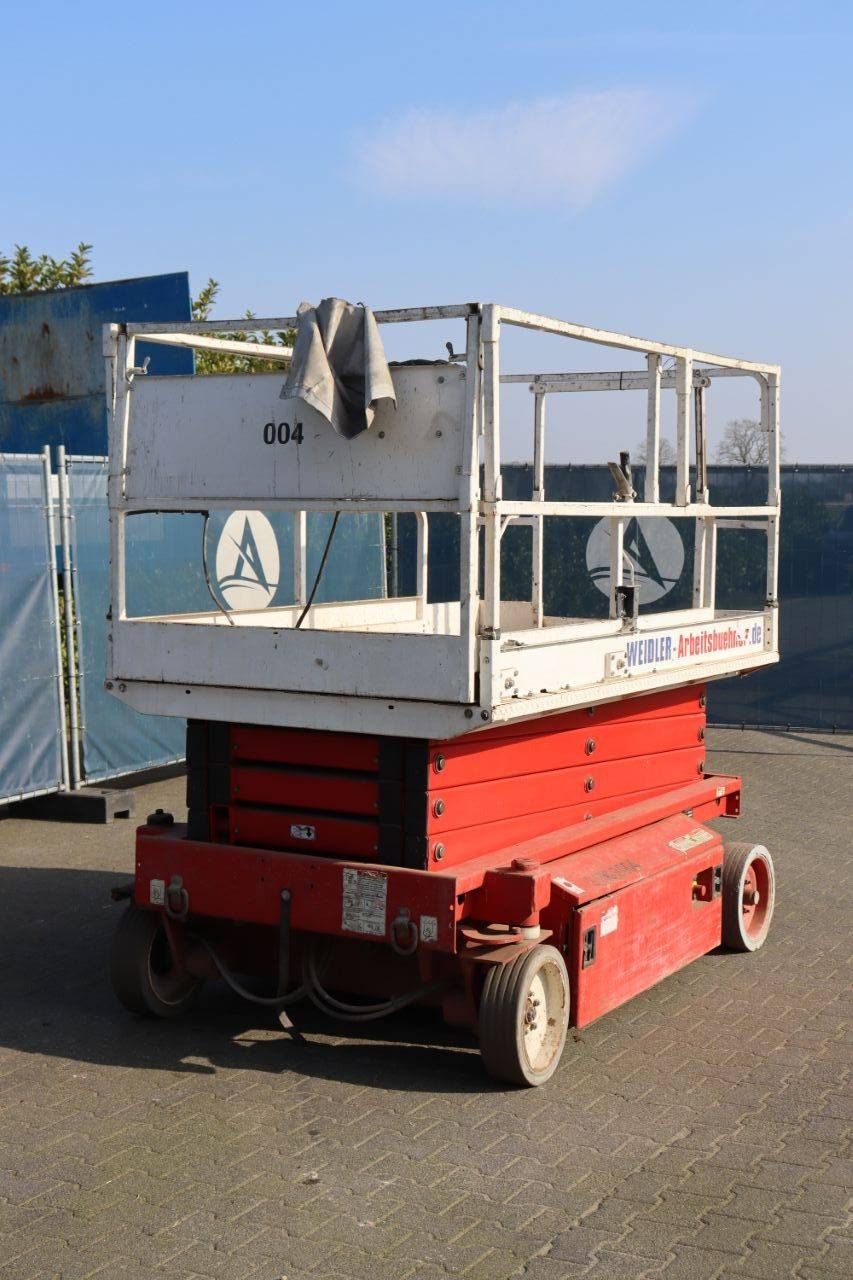 JLG 2658-E3 Electric Scissor Lift 9.9m 2002