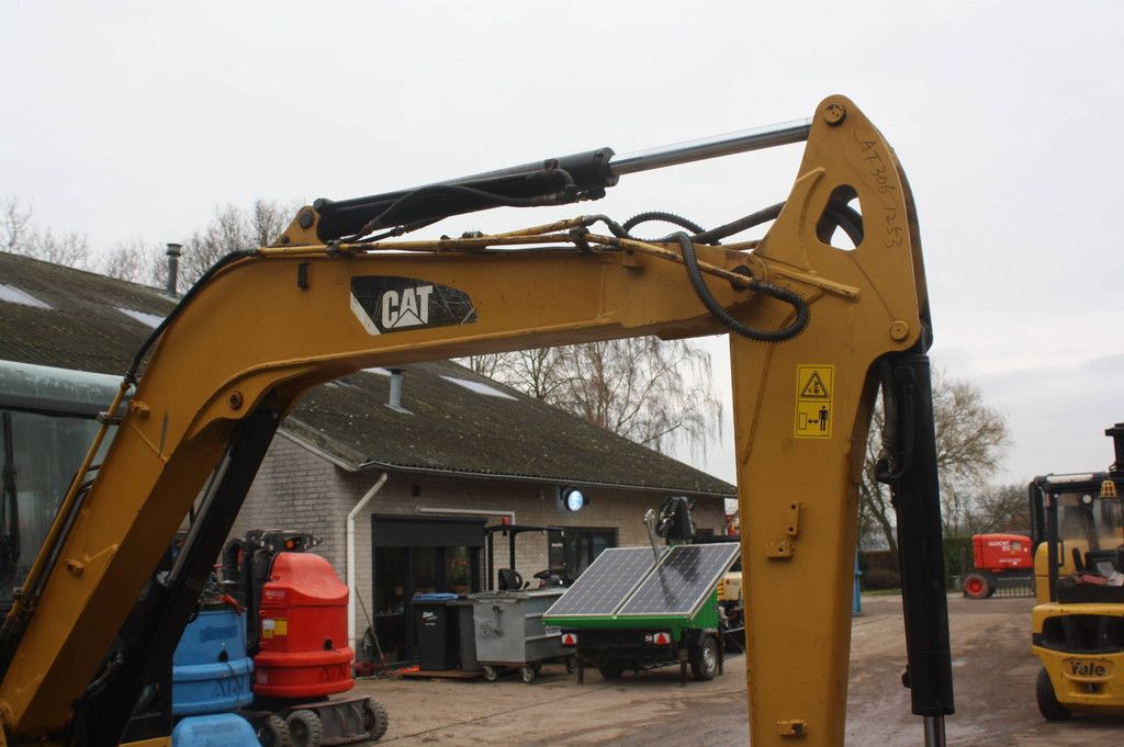 Raupenbagger Caterpillar 306 Diesel 40,5 kW 2011