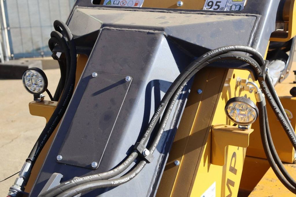 Kompaktlader Machpro MP-S805 Benzin 13 PS 2025