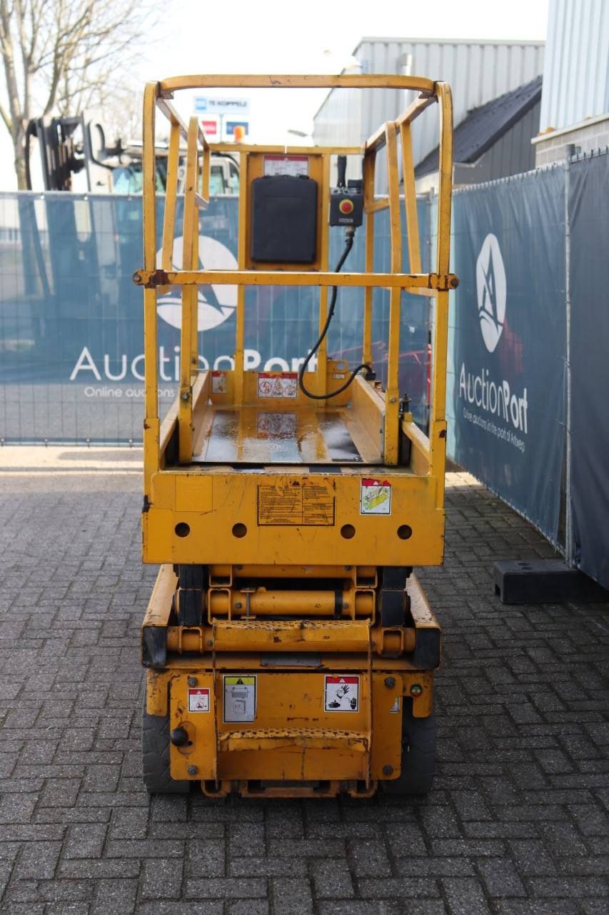 Scherenbühne Haulotte Compact 8 Electric 8m 2012