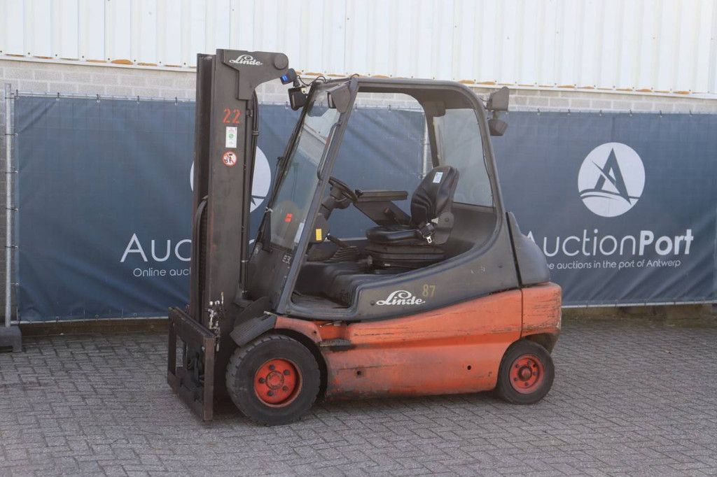 Forklift Linde E30-02 Electric 3000kg 2003
