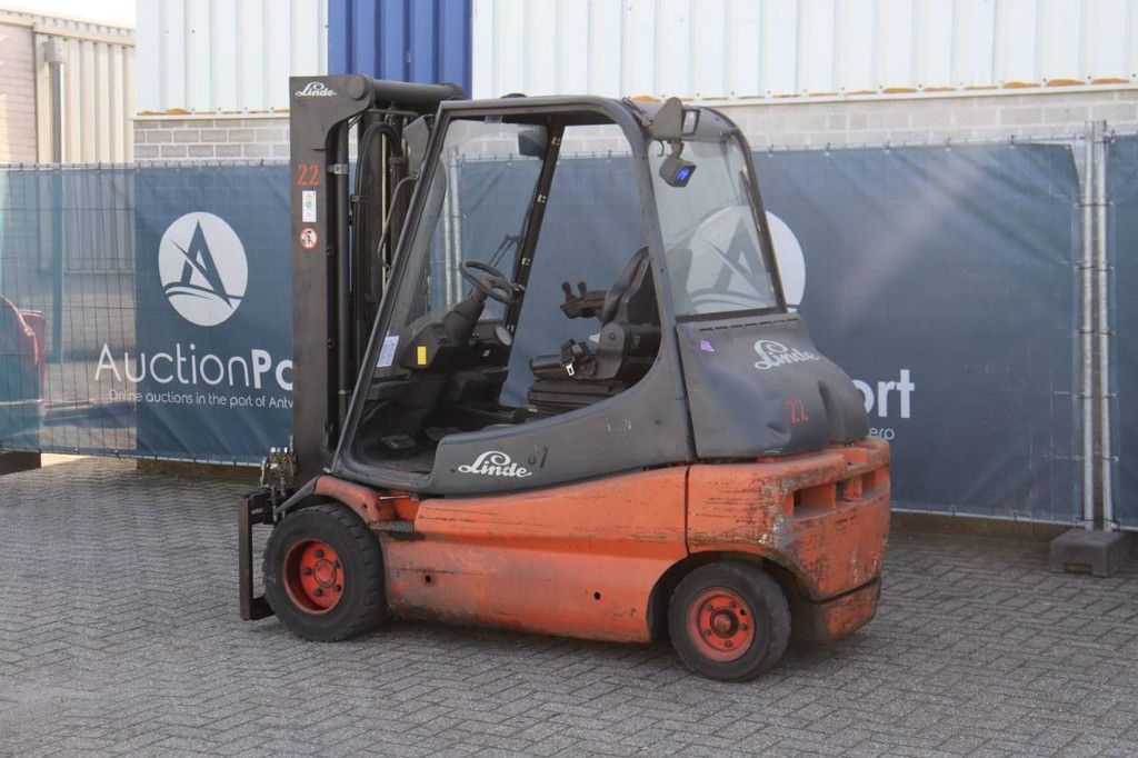 Forklift Linde E30-02 Electric 3000kg 2003