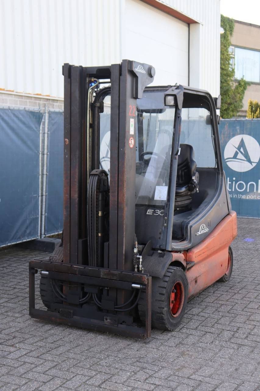 Forklift Linde E30-02 Electric 3000kg 2003