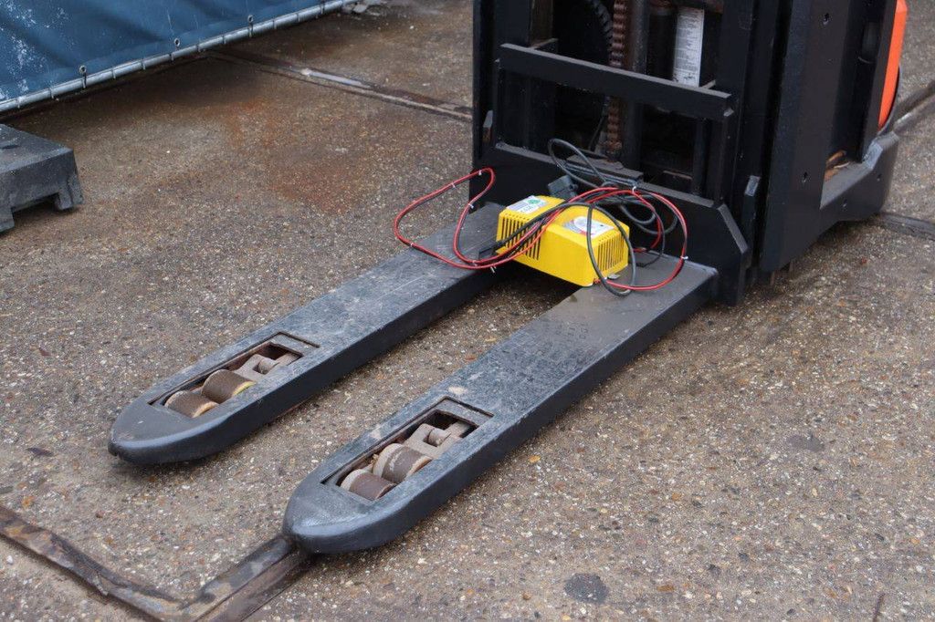 Stapelaar BT SWE200D Elektrisch 2000kg 2016