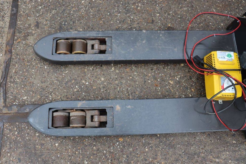 Stapelaar BT SWE200D Elektrisch 2000kg 2016