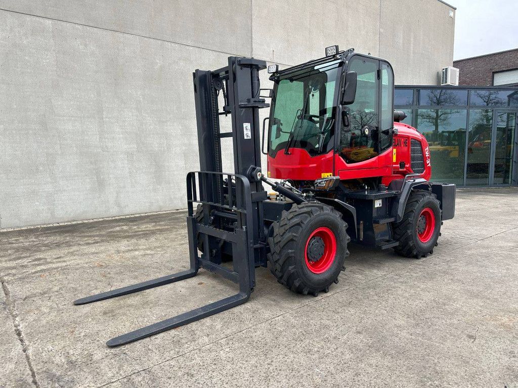 Rough Terrain Forklift Blanche TW-3T Diesel 3000kg 3m 2025 New