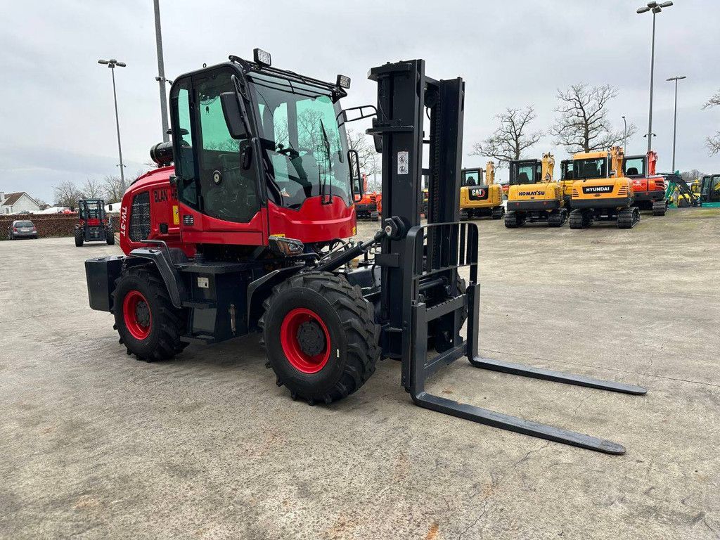 Rough Terrain Forklift Blanche TW-3T Diesel 3000kg 3m 2025 New
