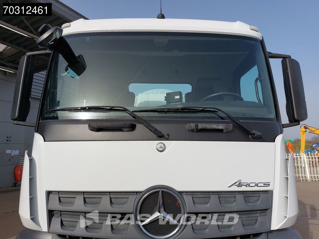 Mercedes Arocs Arocs 3240 8X4