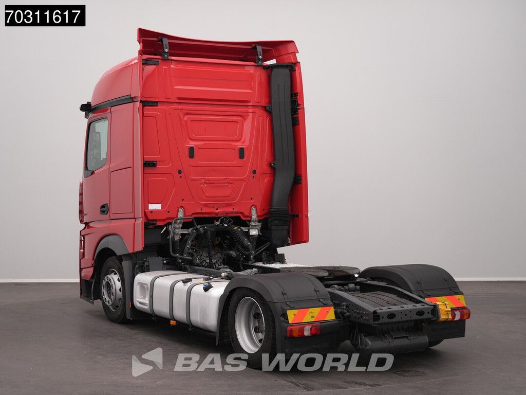 Mercedes Actros 1842 4X2 BigSpace Mega 2x Tanks Euro 6
