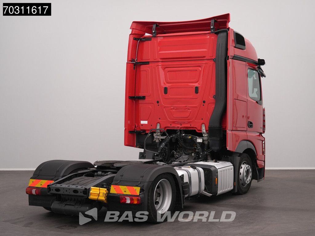 Mercedes Actros 1842 4X2 BigSpace Mega 2x Tanks Euro 6