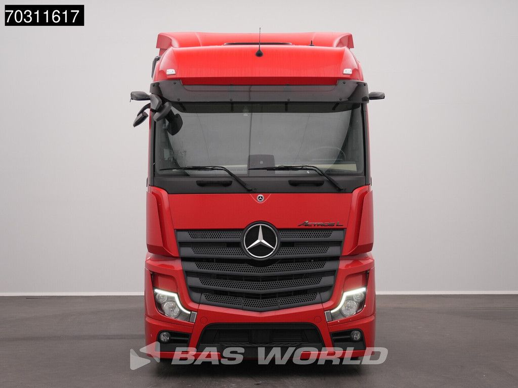 Mercedes Actros 1842 4X2 BigSpace Mega 2x Tanks Euro 6