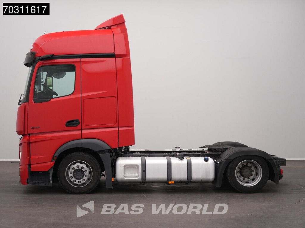 Mercedes Actros 1842 4X2 BigSpace Mega 2x Tanks Euro 6