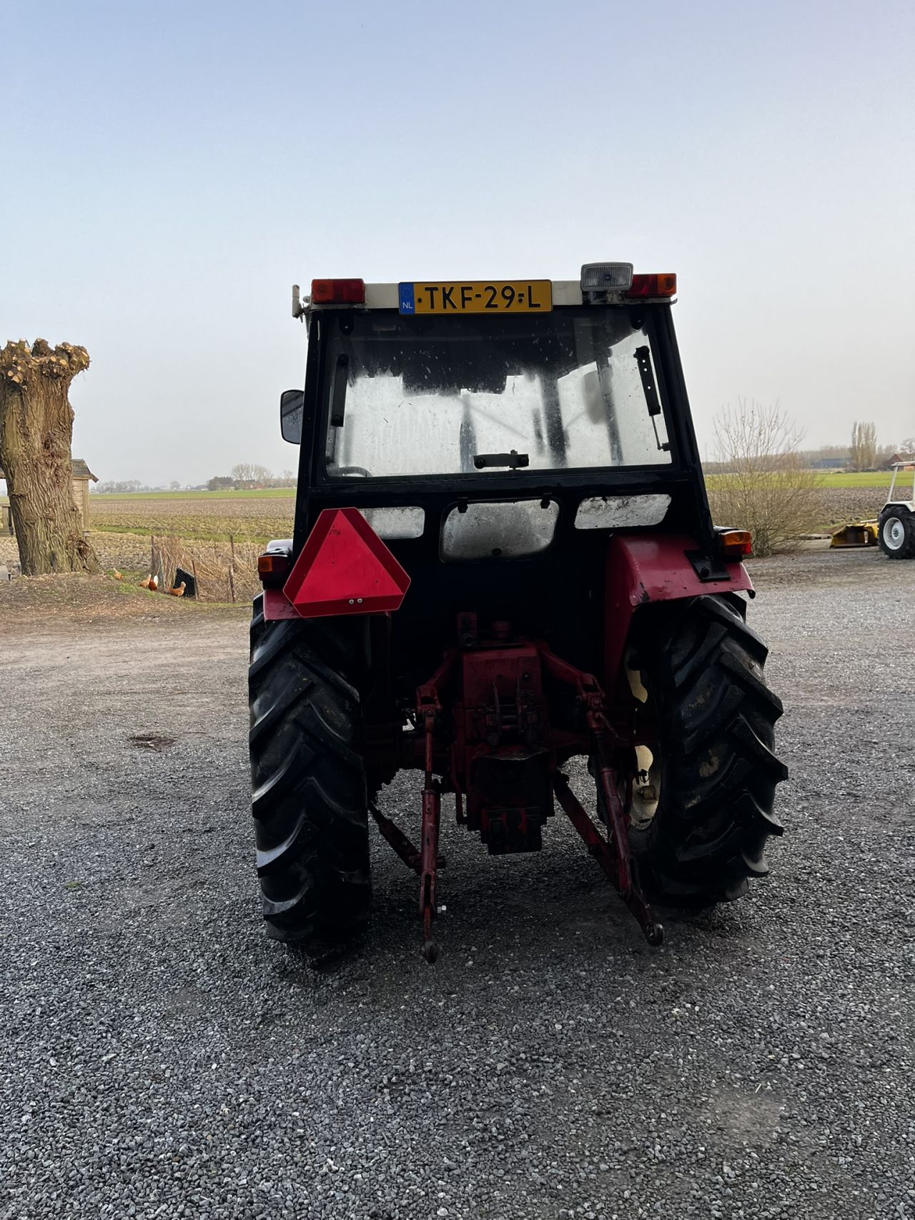 International 533 met cabine Marge