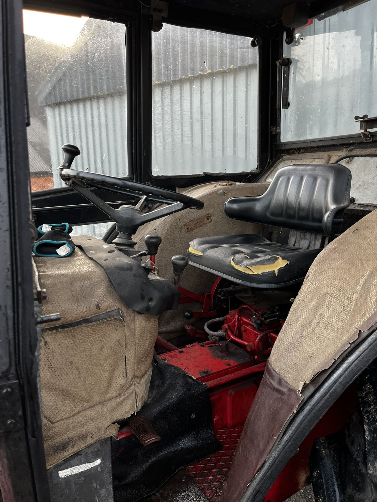 International 533 met cabine Marge