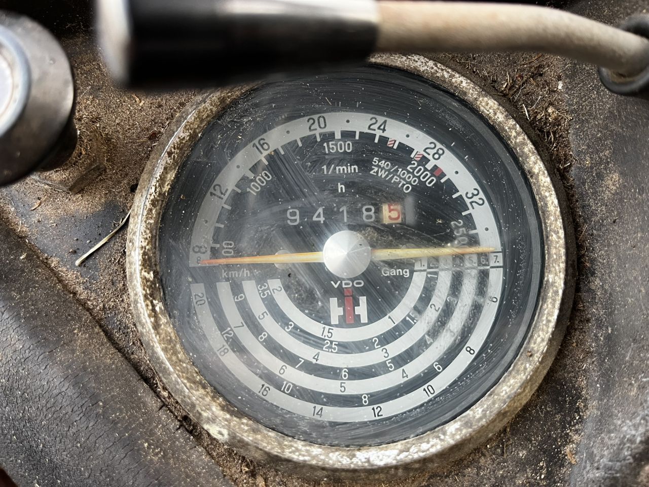 International 533 met cabine Marge