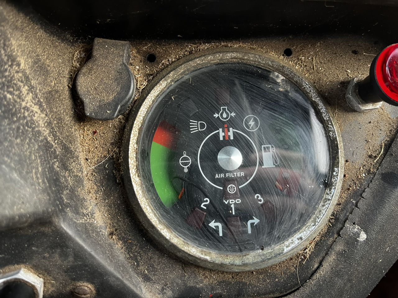 International 533 met cabine Marge