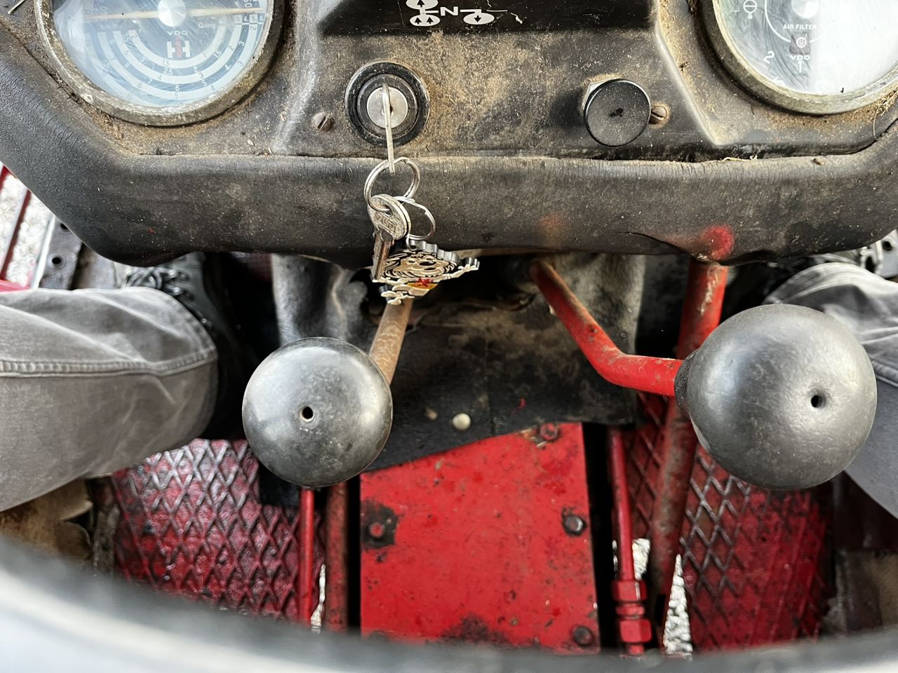 International 533 met cabine Marge