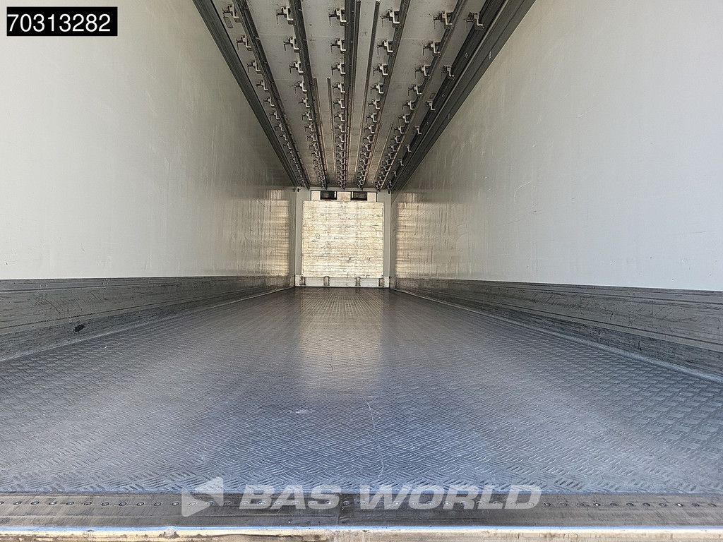 Schmitz SKO24 3 Achsen TUV 09/26 Meat Hang