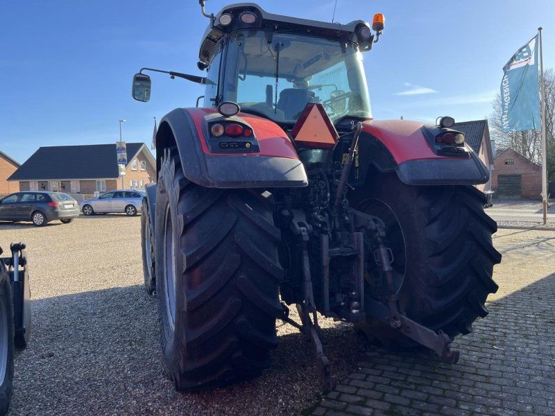 Massey Ferguson 8690.