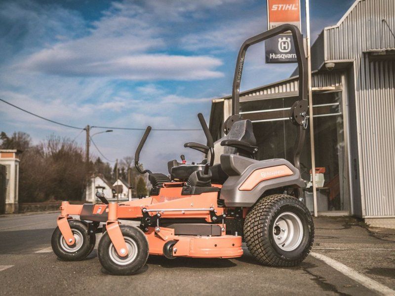 Husqvarna Zero Turn Z448