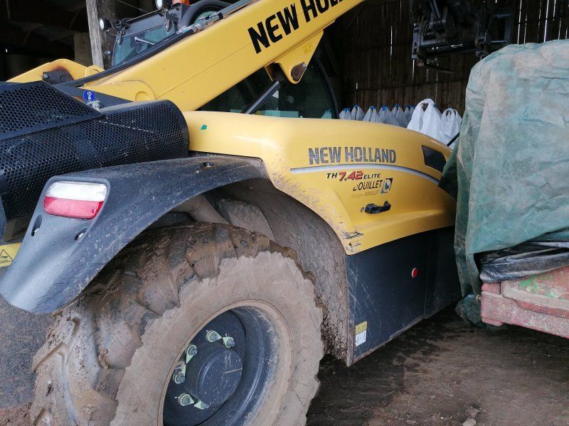 New Holland TH7.42