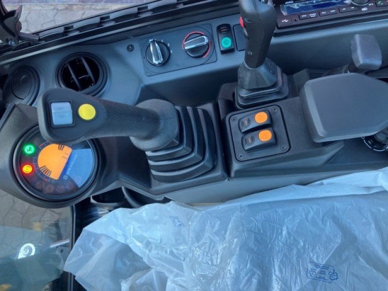 New Holland E19D minigraver